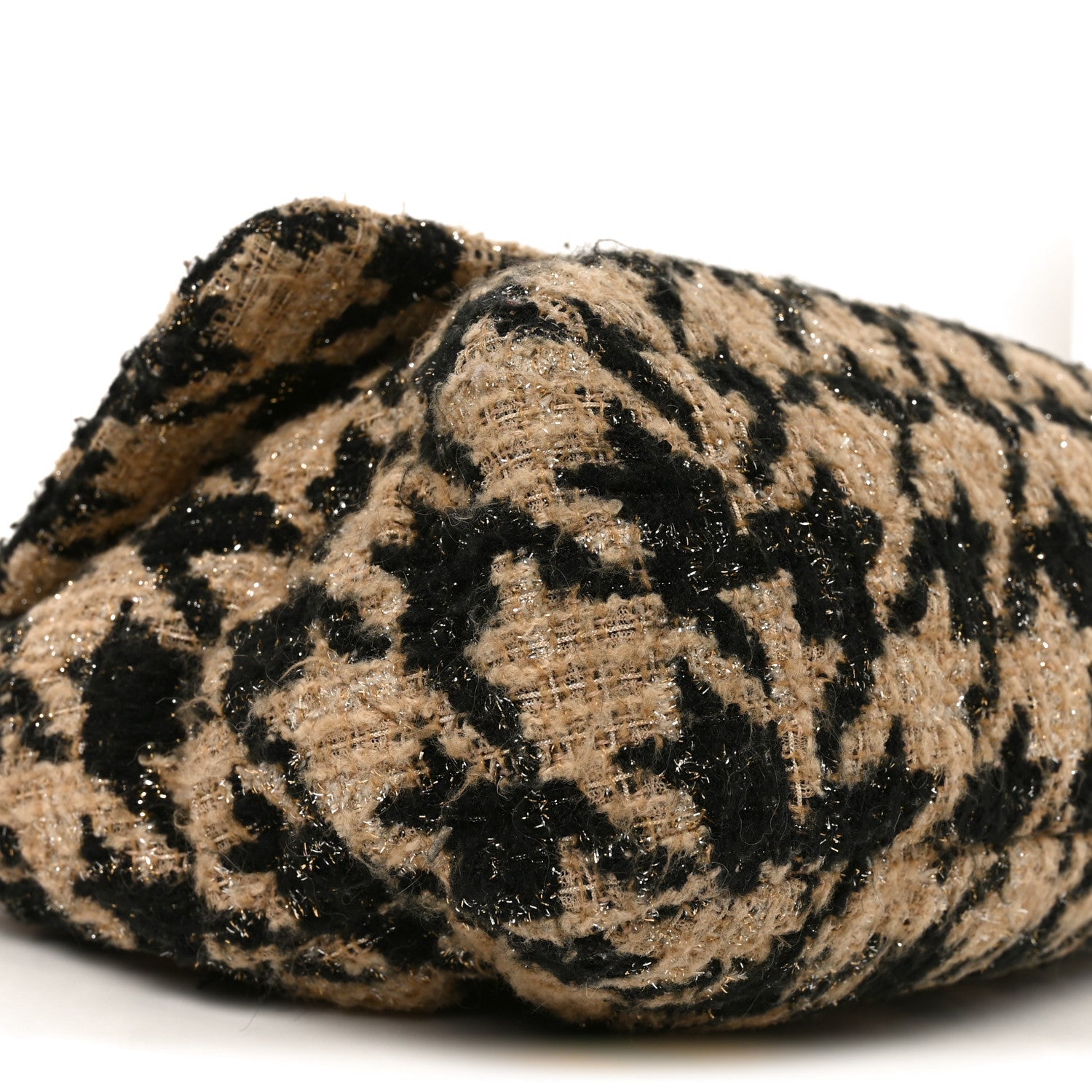 Tweed Maxi Chanel 19 Flap Beige Black