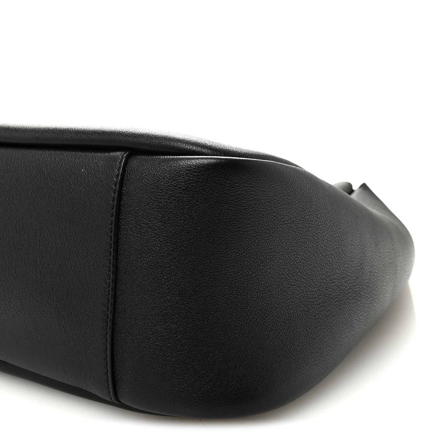Supple Calfskin Large Le 5 A 7 Soft Hobo  Black