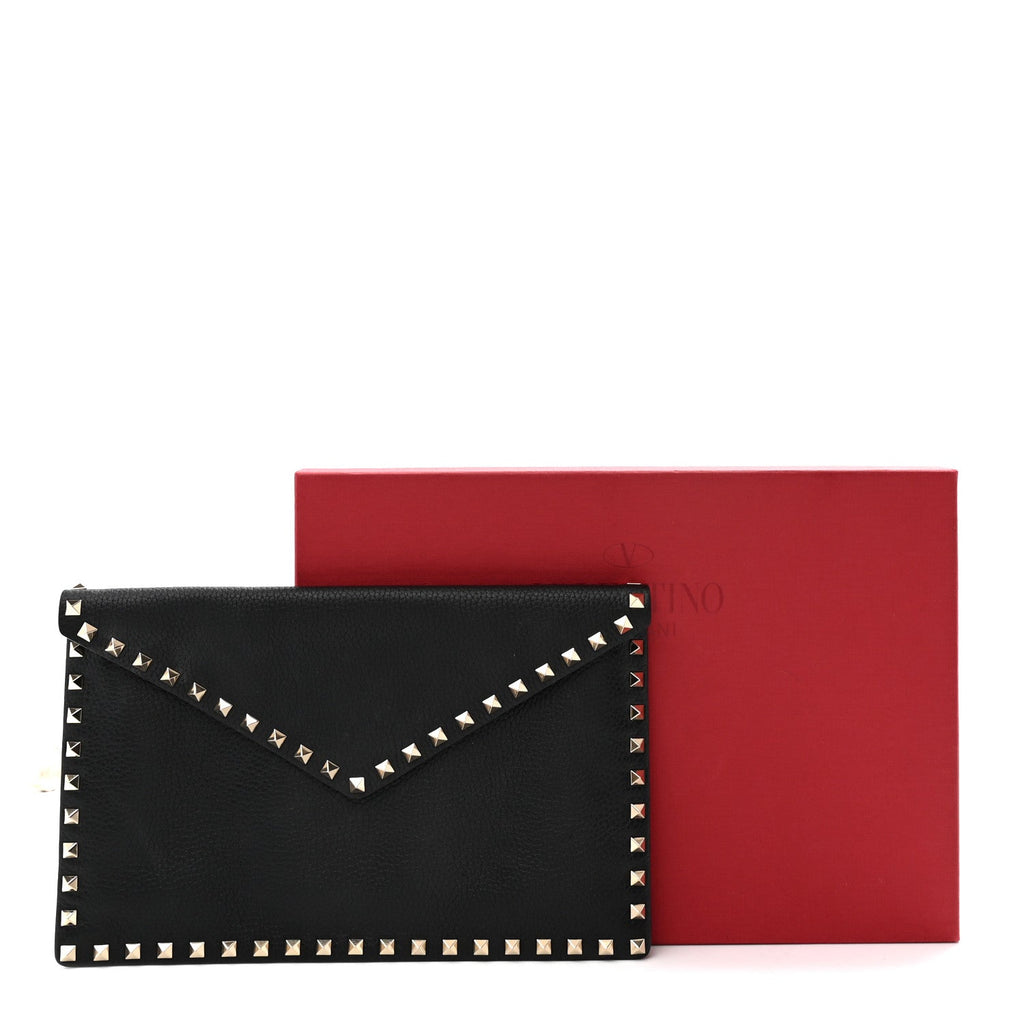 Pebbled Calfskin Large Rockstud Envelope Clutch Black