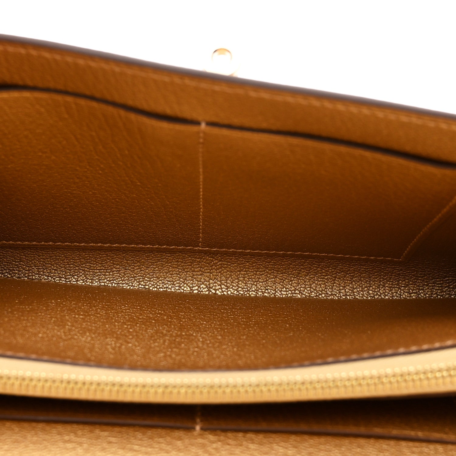 Metallic Chevre Chamkilight Kelly Wallet To Go Dore