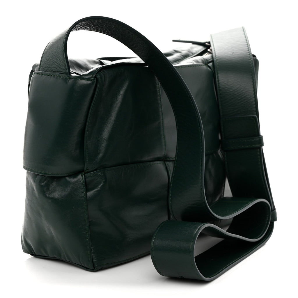 Paper Calfskin Maxi Intreccio Medium Arco Camera Bag Emerald Green
