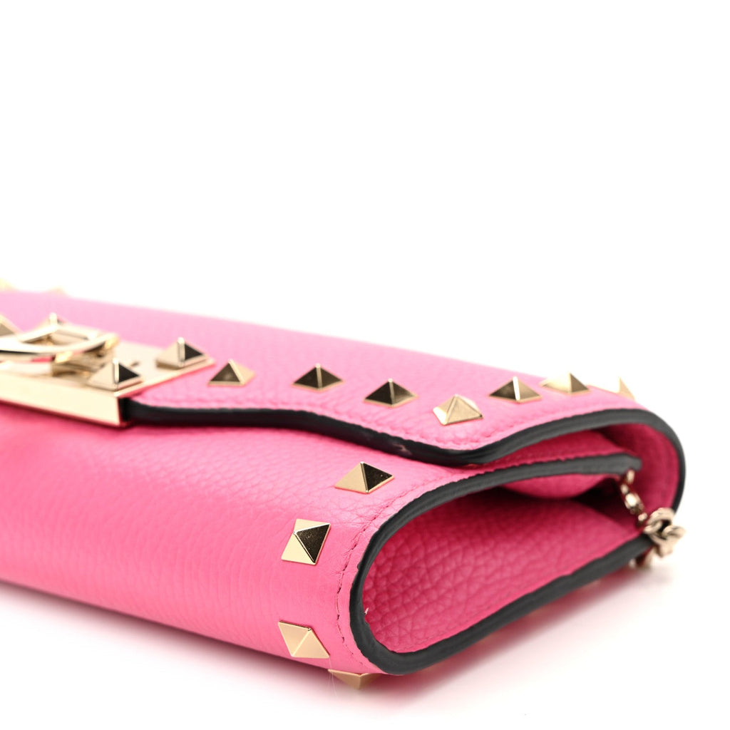 Pebbled Calfskin Rockstud Flip Lock Wallet On Chain Feminine Pink
