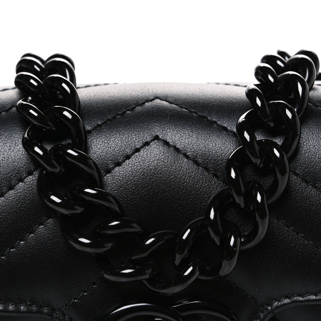 Calfskin Matelasse Monochrome GG Marmont Chain Mini Belt Bag Black