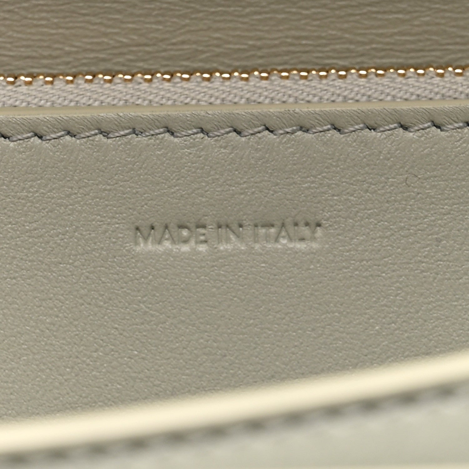 Box Calfskin Medium Classic Box Flap Bag Vert D'eau