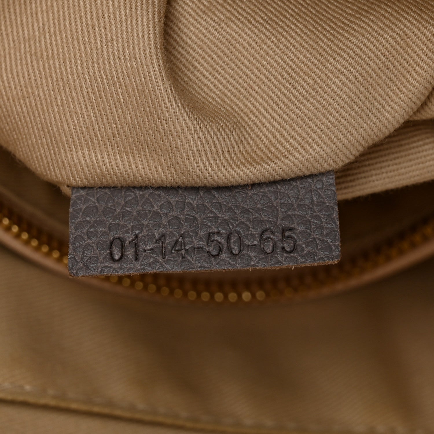 Calfskin Medium Paraty Cashmere Grey