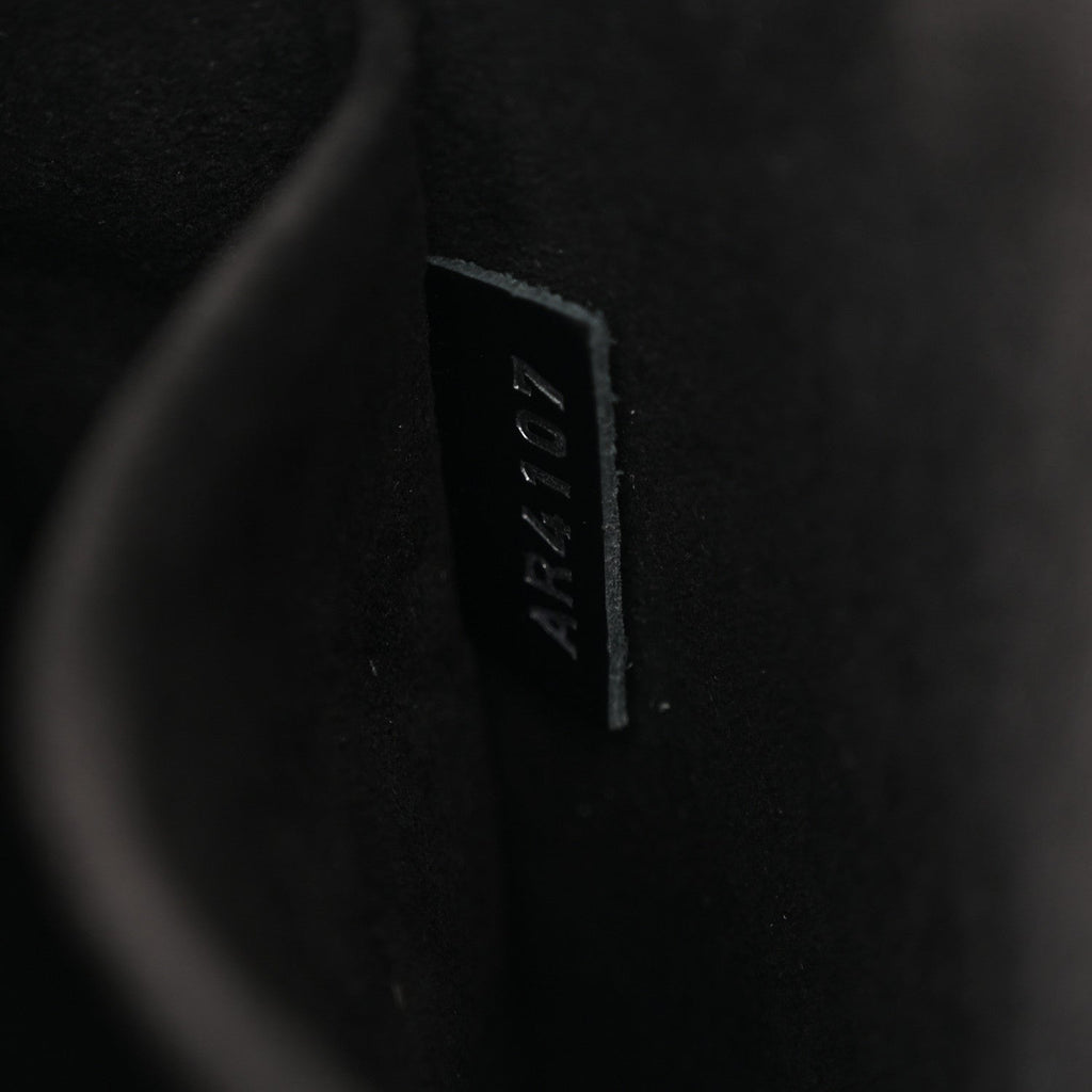 Epi Twist Shoulder Bag MM Platine
