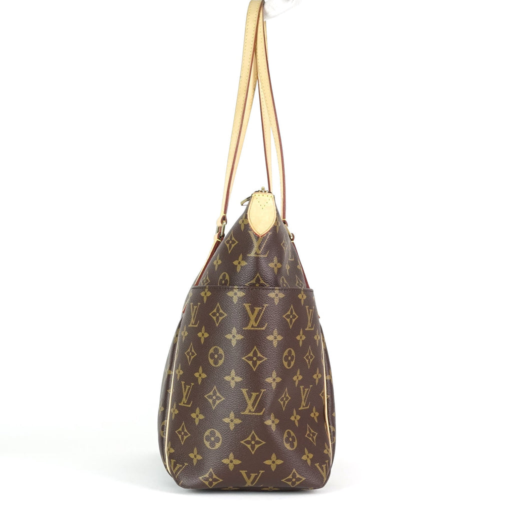 Louis Vuitto Totally MM Monogram Canvas Shoulder Bag