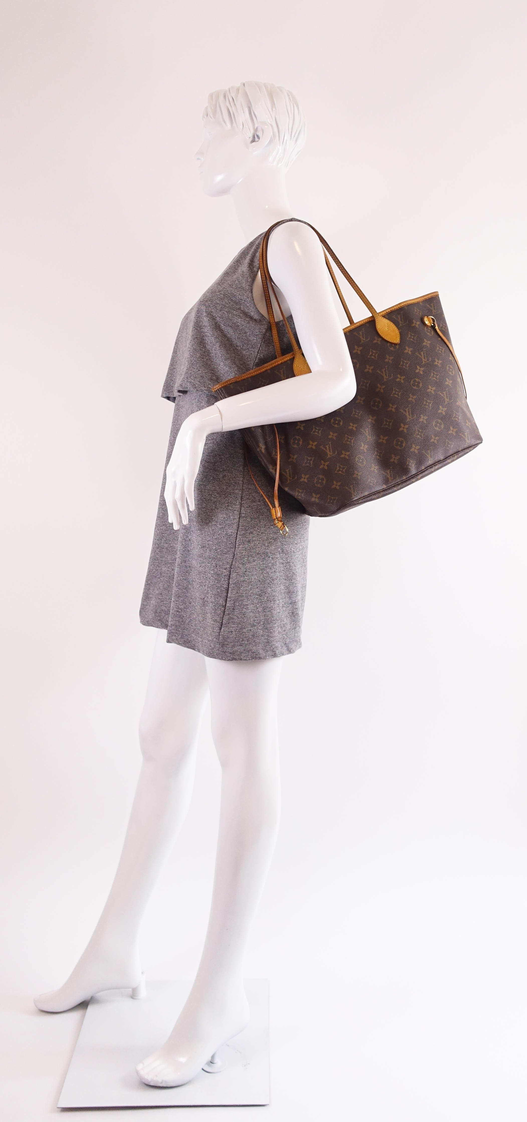 Louis Vuitto Neverfull MM Monogram Canvas Tote Bag