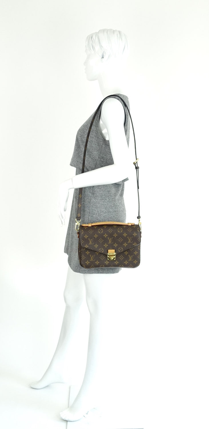 Louis Vuitto Pochette Metis Monogram Canvas Shoulder Bag