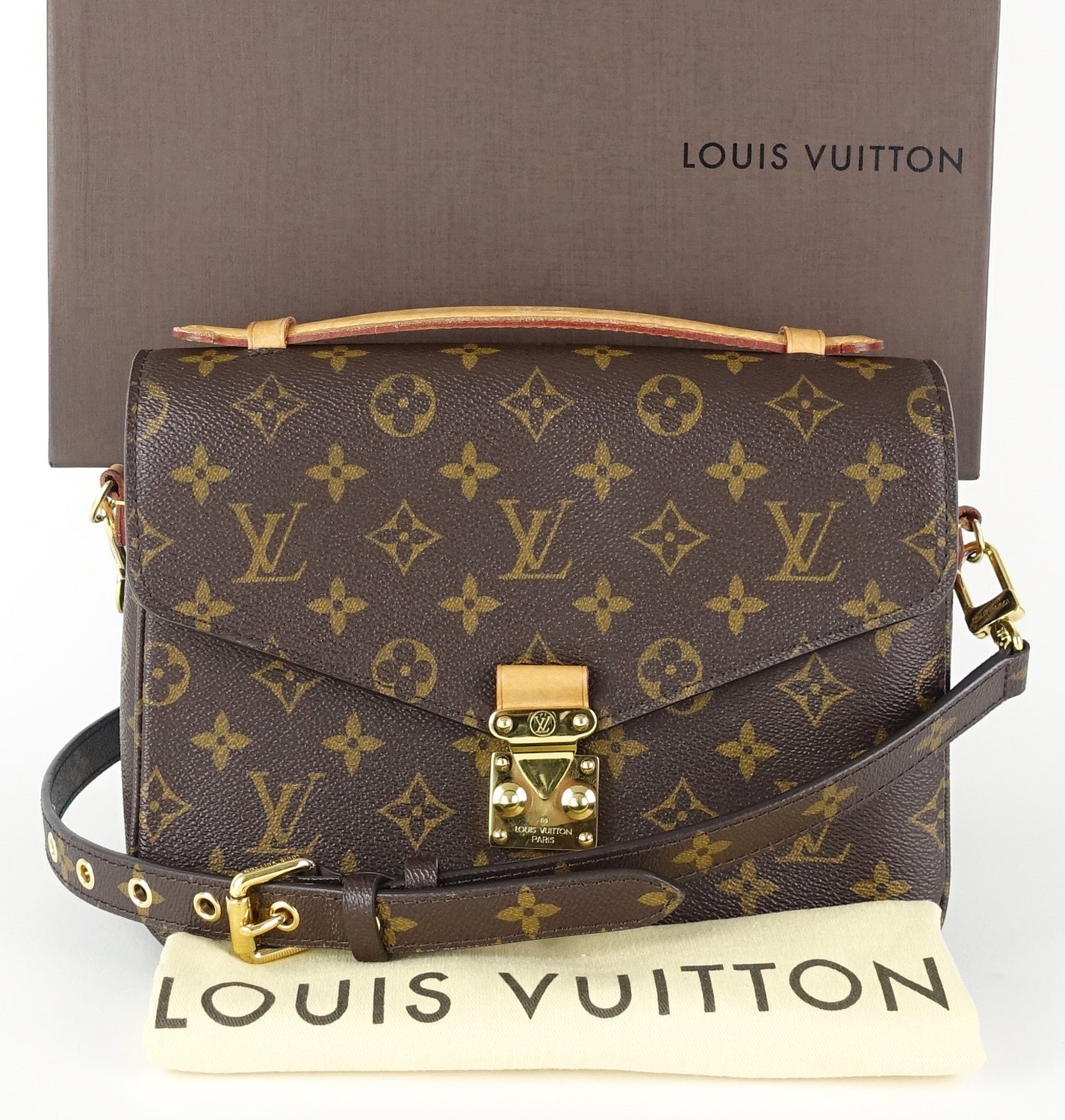 Louis Vuitto Pochette Metis Monogram Canvas Shoulder Bag